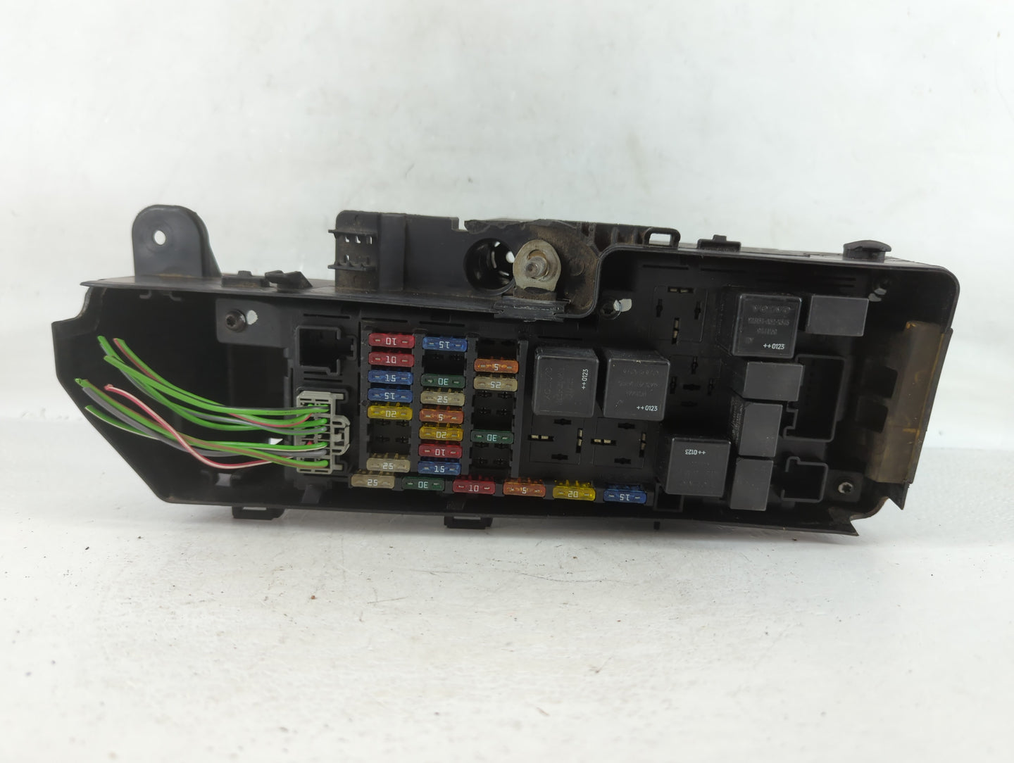 2005-2014 Volvo Xc90 Fusebox Fuse Box Panel Relay Module P/N:9494210 Fits Fits 2005 2006 2007 2008 2009 2010 2011 2012 2013 2014 OEM Used Auto Parts - Oemusedautoparts1.com