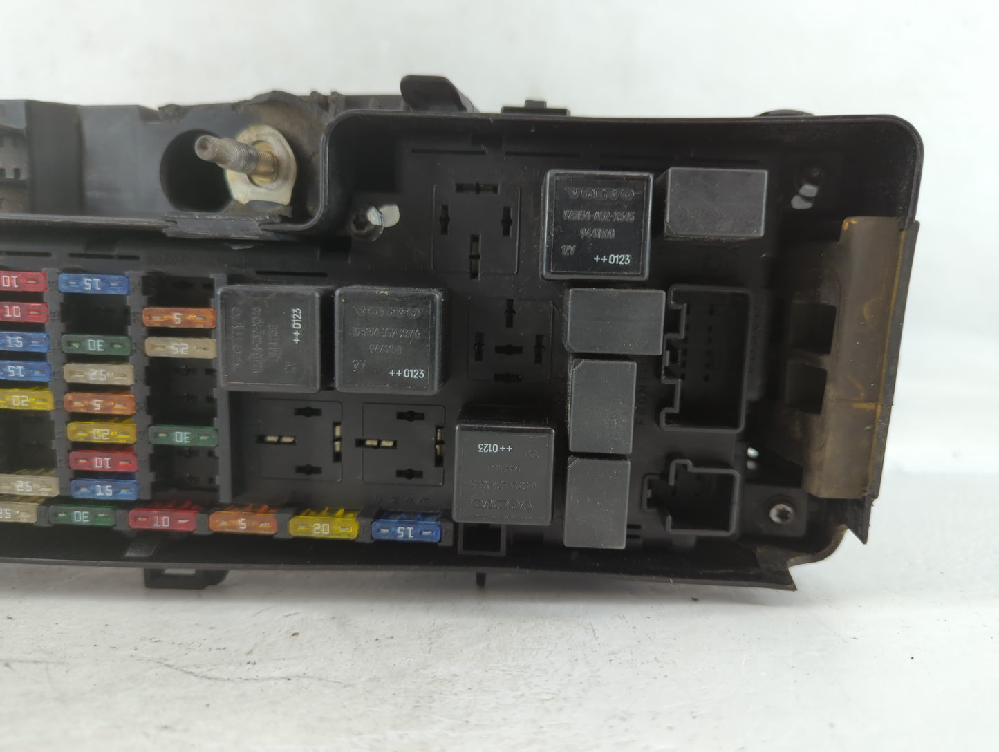 2005-2014 Volvo Xc90 Fusebox Fuse Box Panel Relay Module P/N:9494210 Fits Fits 2005 2006 2007 2008 2009 2010 2011 2012 2013 2014 OEM Used Auto Parts - Oemusedautoparts1.com