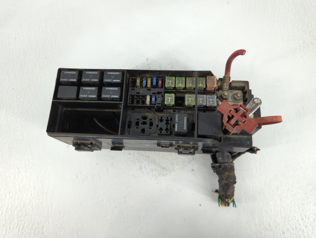 2001-2002 Chrysler Pt Cruiser Fusebox Fuse Box Panel Relay Module P/N:16238 Fits Fits 2001 2002 OEM Used Auto Parts