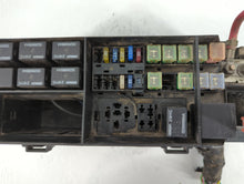 2001-2002 Chrysler Pt Cruiser Fusebox Fuse Box Panel Relay Module P/N:16238 Fits Fits 2001 2002 OEM Used Auto Parts