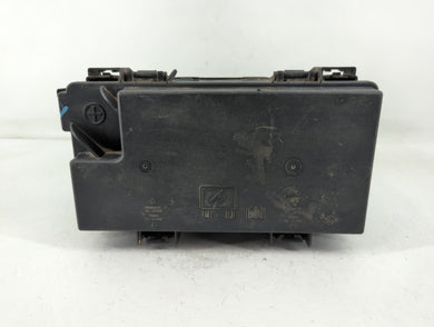 2009-2014 Volkswagen Routan Fusebox Fuse Box Panel Relay Module P/N:R62337-001 Fits Fits 2009 2010 2011 2012 2013 2014 OEM Used Auto Parts