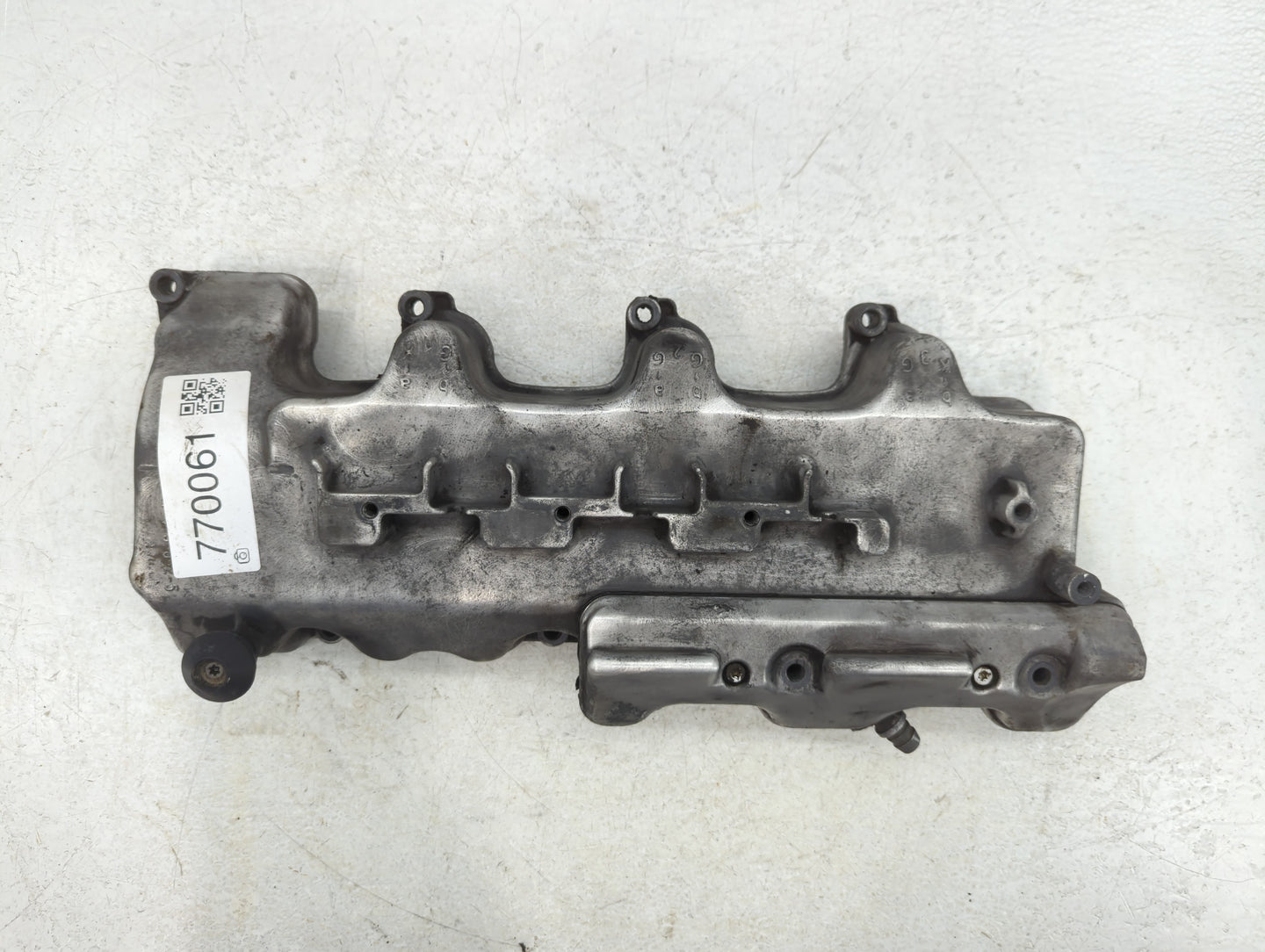 2002 Mercedes-Benz Ml320 Passenger Right Cylinder Head Valve Cover Fits OEM Used Auto Parts - Oemusedautoparts1.com
