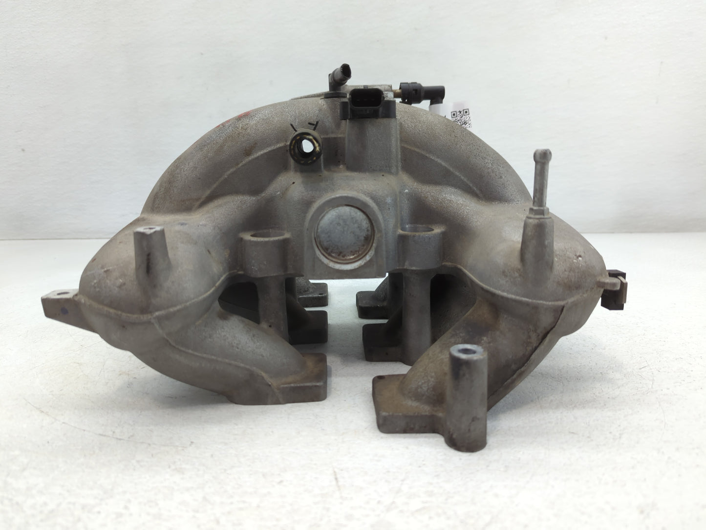 2008-2010 Saturn Vue Air Intake Manifold P/N:029702 8971, 12598971 Fits Fits 2008 2009 2010 OEM Used Auto Parts - Oemusedautoparts1.com