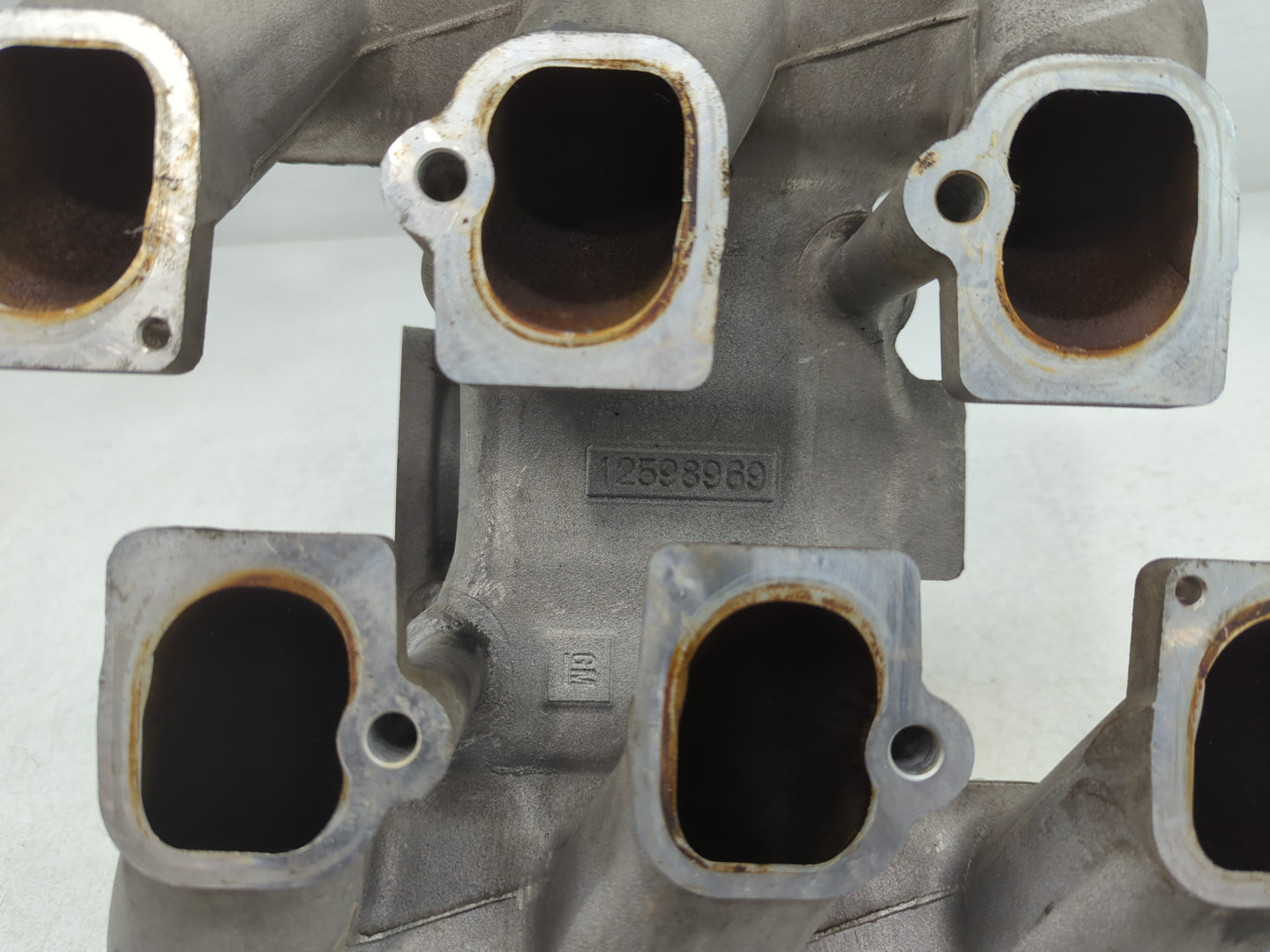 2008-2010 Saturn Vue Air Intake Manifold P/N:029702 8971, 12598971 Fits Fits 2008 2009 2010 OEM Used Auto Parts - Oemusedautoparts1.com