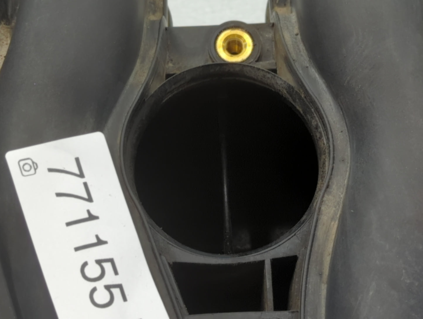 1997-1998 Mercedes-Benz C230 Air Intake Manifold P/N:290 003 01 959 A 111 140 22 01 Fits Fits 1997 1998 OEM Used Auto Parts - Oemusedautoparts1.com