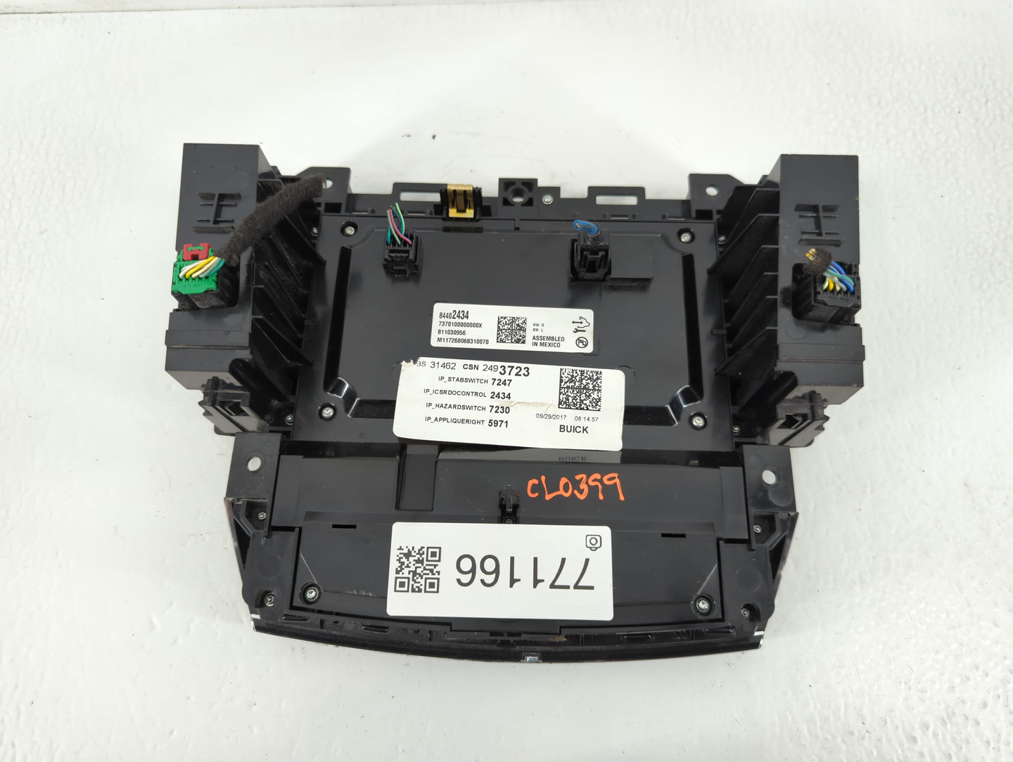 2018-2019 Buick Enclave Radio AM FM Cd Player Receiver Replacement P/N:2493723 84402434 Fits Fits 2017 2018 2019 OEM Used Auto Parts - Oemusedautoparts1.com