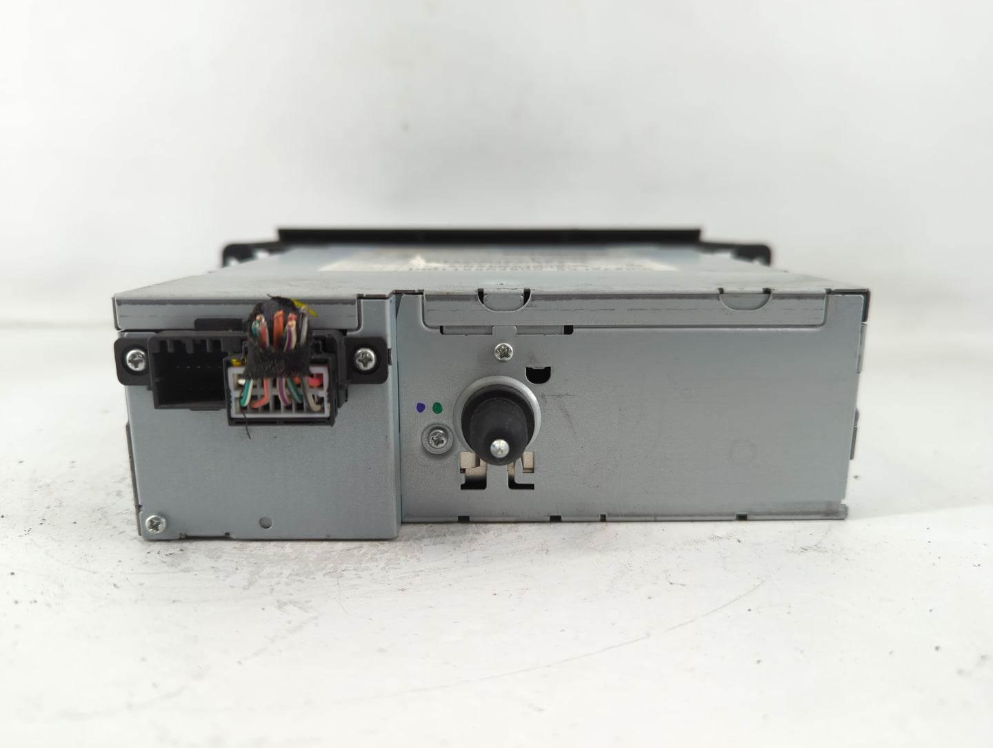 2007-2008 Chrysler Pacifica Radio AM FM Cd Player Receiver Replacement P/N:P05094031AF Fits Fits 2007 2008 OEM Used Auto Parts - Oemusedautoparts1.com