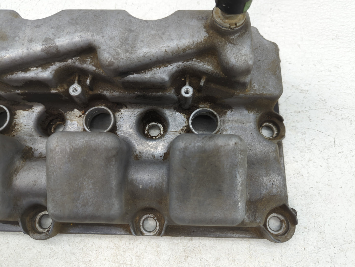 2008 Ford Escape Passenger Right Cylinder Head Valve Cover P/N:6L8E-6582-BB 6L8E-6582-B8 Fits OEM Used Auto Parts - Oemusedautoparts1.com
