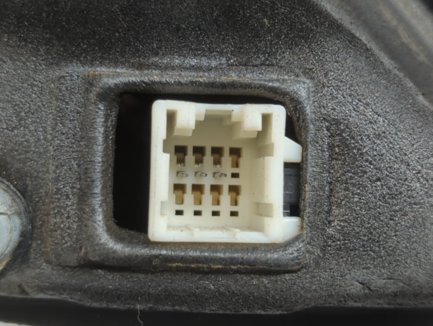 2005-2010 Chrysler 300 Side Mirror Replacement Driver Left View Door Mirror P/N:04805981A1 Fits Fits 2005 2006 2007 2008 2009 2010 OEM Used Auto Parts - Oemusedautoparts1.com