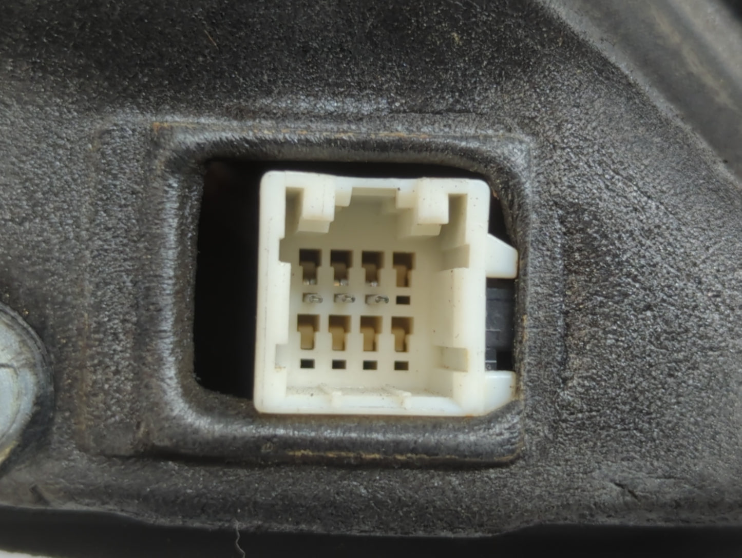 2005-2010 Chrysler 300 Side Mirror Replacement Driver Left View Door Mirror P/N:04805981A1 Fits Fits 2005 2006 2007 2008 2009 2010 OEM Used Auto Parts - Oemusedautoparts1.com