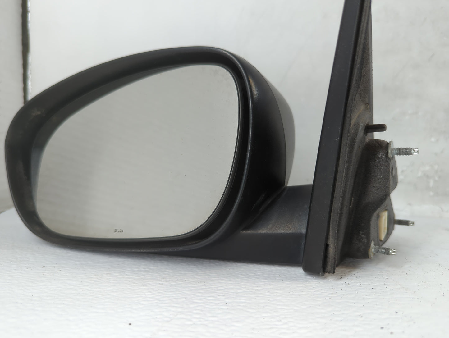 2005-2010 Chrysler 300 Side Mirror Replacement Driver Left View Door Mirror P/N:04805981A1 Fits Fits 2005 2006 2007 2008 2009 2010 OEM Used Auto Parts - Oemusedautoparts1.com