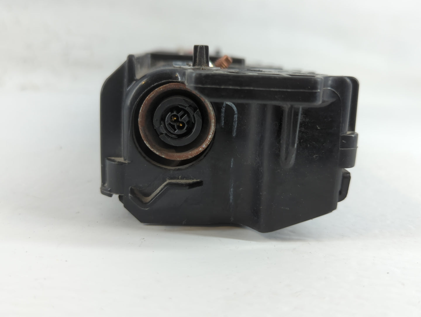 2013-2017 Buick Encore Air Bag Driver Left Knee OEM P/N:95259946 Fits Fits 2013 2014 2015 2016 2017 OEM Used Auto Parts - Oemusedautoparts1.com