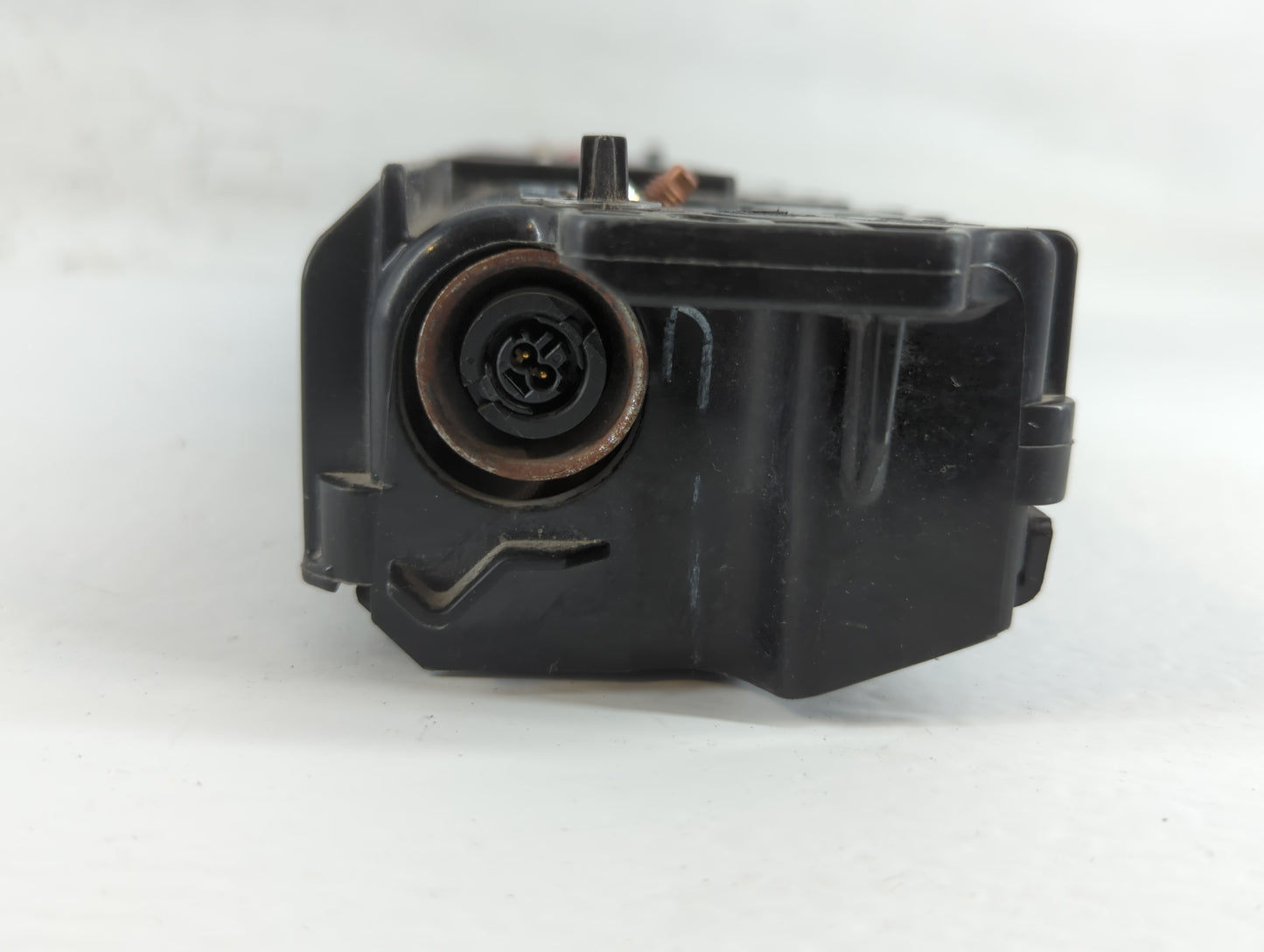 2013-2017 Buick Encore Air Bag Driver Left Knee OEM P/N:95259946 Fits Fits 2013 2014 2015 2016 2017 OEM Used Auto Parts - Oemusedautoparts1.com