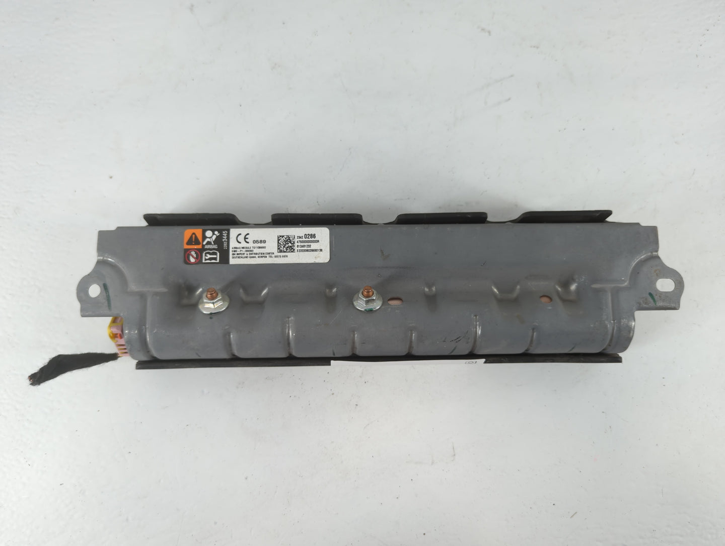 2016-2021 Chevrolet Malibu Air Bag Passenger Right Knee OEM P/N:23420286 Fits Fits 2016 2017 2018 2019 2020 2021 OEM Used Auto Parts - Oemusedautoparts1.com