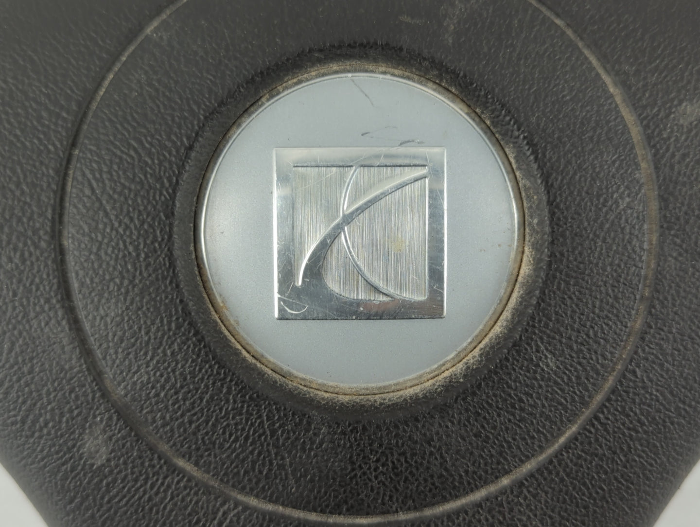 2007-2009 Saturn Aura Air Bag Driver Left Steering Wheel Mounted P/N:AB6680Q2GYAFY0 Fits Fits 2007 2008 2009 OEM Used Auto Parts - Oemusedautoparts1.com