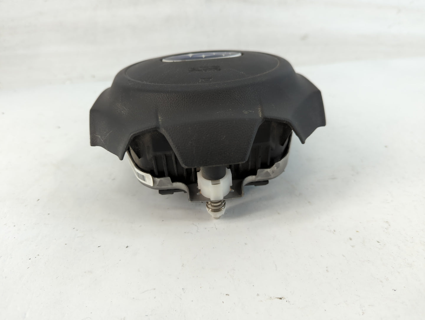 2015-2017 Subaru Legacy Air Bag Driver Left Steering Wheel Mounted P/N:4HN 6Y5 3K EIU Fits Fits 2015 2016 2017 OEM Used Auto Parts - Oemusedautoparts1.com