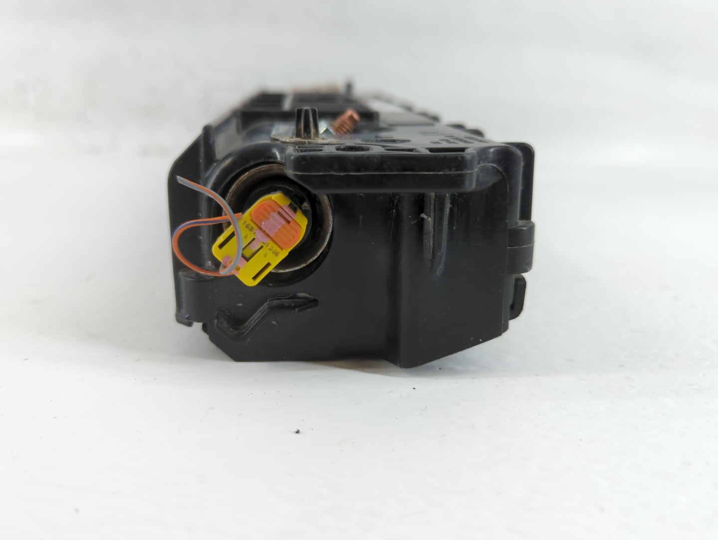 2013-2017 Buick Encore Air Bag Driver Left Knee OEM P/N:95259946 Fits Fits 2013 2014 2015 2016 2017 OEM Used Auto Parts - Oemusedautoparts1.com