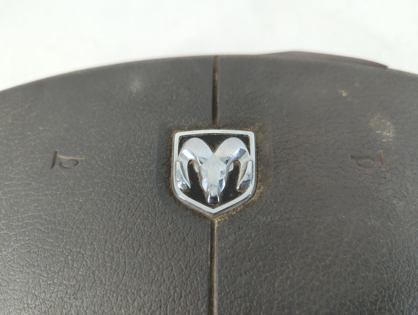 2007-2009 Dodge Durango Air Bag Driver Left Steering Wheel Mounted P/N:PCBXZP811AA Fits Fits 2006 2007 2008 2009 2010 2011 OEM Used Auto Parts - Oemusedautoparts1.com