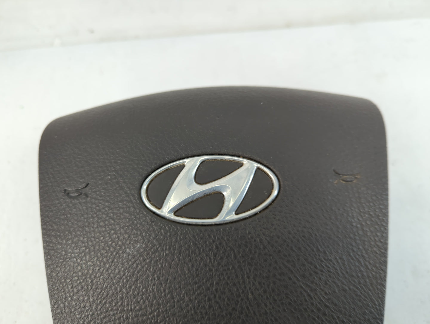 2009-2012 Hyundai Genesis Air Bag Driver Left Steering Wheel Mounted Fits Fits 2009 2010 2011 2012 OEM Used Auto Parts - Oemusedautoparts1.com