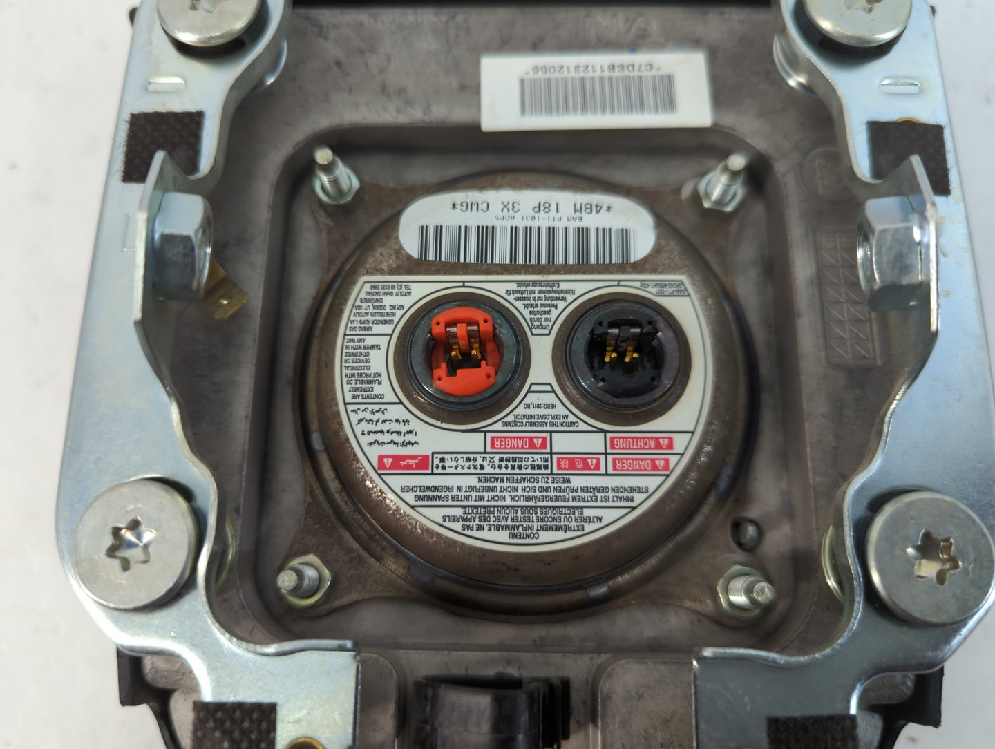 2009-2012 Hyundai Genesis Air Bag Driver Left Steering Wheel Mounted Fits Fits 2009 2010 2011 2012 OEM Used Auto Parts - Oemusedautoparts1.com