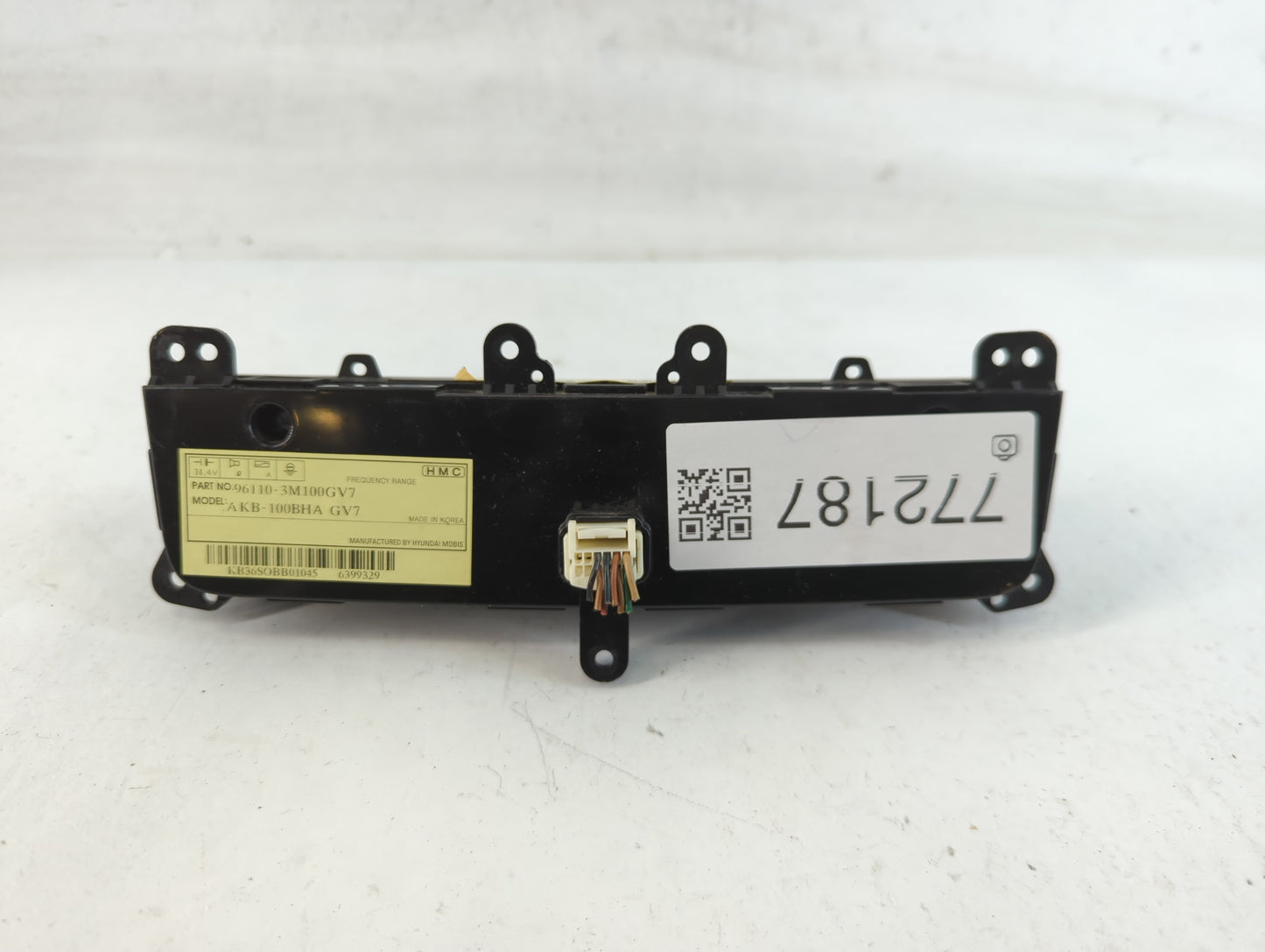 2009-2014 Hyundai Genesis Radio AM FM Cd Player Receiver Replacement P/N:96110-3M100GV7 Fits Fits 2009 2010 2011 2012 2013 2014 OEM Used Auto Parts - Oemusedautoparts1.com