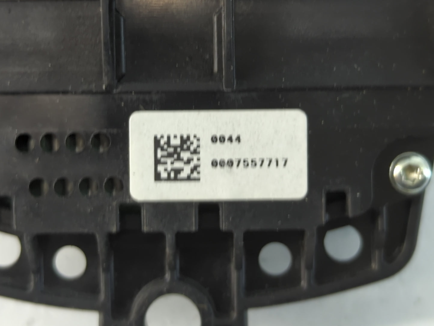 2013-2014 Bmw 550i Radio AM FM Cd Player Receiver Replacement P/N:0007557717 Fits Fits 2013 2014 2015 2016 2017 OEM Used Auto Parts - Oemusedautoparts1.com