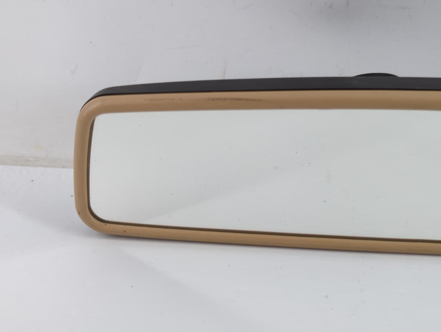 2005-2009 Volkswagen Jetta Interior Rear View Mirror Replacement OEM P/N:E9014026 Fits Fits 2005 2006 2007 2008 2009 OEM Used Auto Parts - Oemusedautoparts1.com