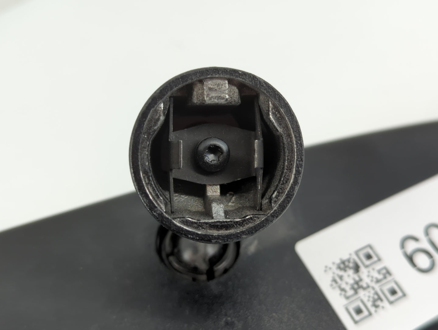 2005-2009 Volkswagen Jetta Interior Rear View Mirror Replacement OEM P/N:E9014026 Fits Fits 2005 2006 2007 2008 2009 OEM Used Auto Parts - Oemusedautoparts1.com