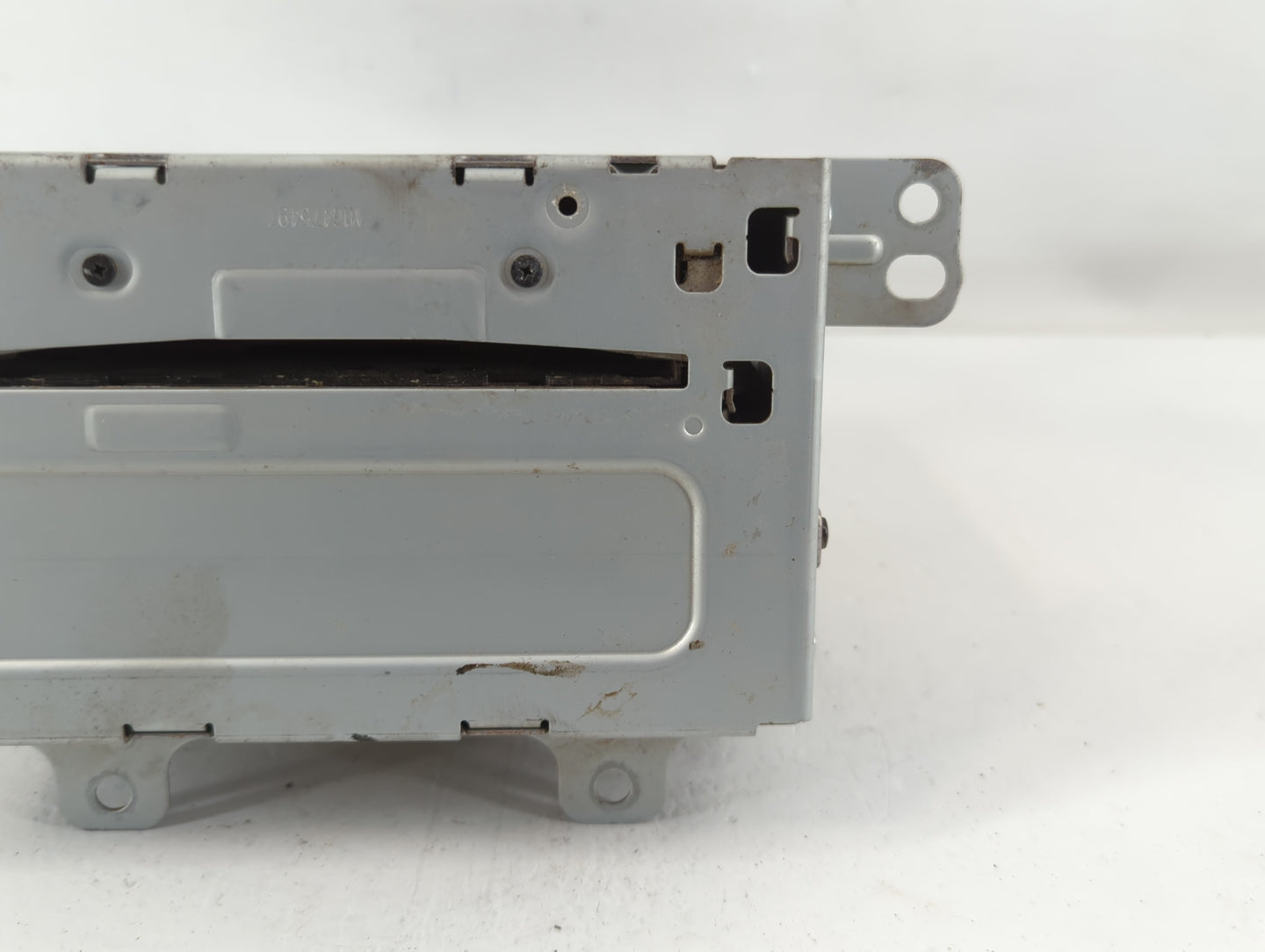 2011-2012 Chevrolet Equinox Radio AM FM Cd Player Receiver Replacement P/N:20983516 Fits Fits 2010 2011 2012 OEM Used Auto Parts - Oemusedautoparts1.com