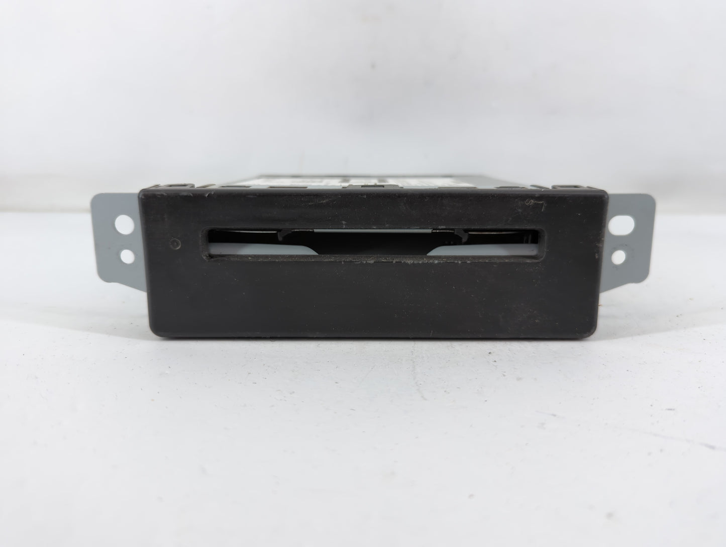 2017-2019 Chevrolet Silverado 1500 Radio AM FM Cd Player Receiver Replacement P/N:84016435 Fits Fits 2017 2018 2019 OEM Used Auto Parts - Oemusedautoparts1.com