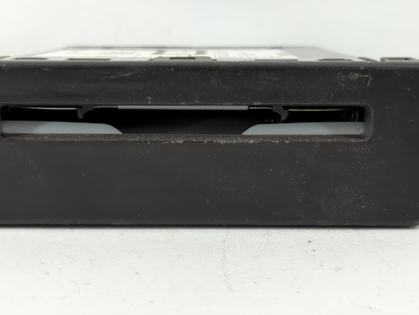 2017-2019 Chevrolet Silverado 1500 Radio AM FM Cd Player Receiver Replacement P/N:84016435 Fits Fits 2017 2018 2019 OEM Used Auto Parts - Oemusedautoparts1.com