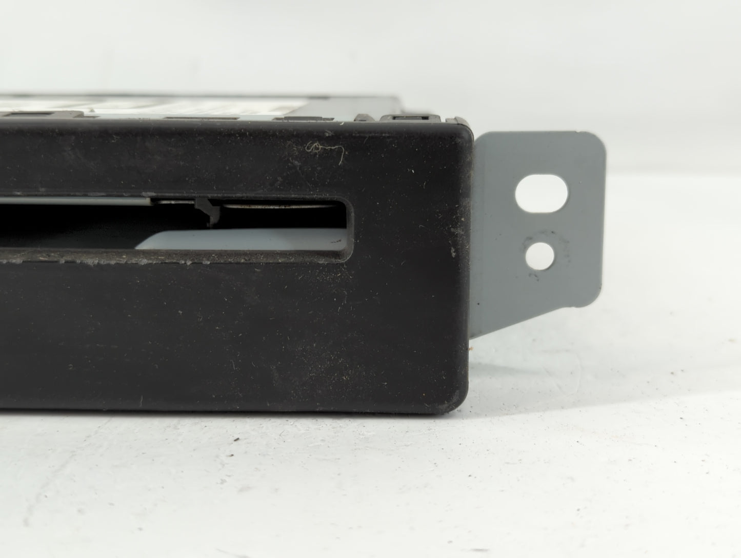 2017-2019 Chevrolet Silverado 1500 Radio AM FM Cd Player Receiver Replacement P/N:84016435 Fits Fits 2017 2018 2019 OEM Used Auto Parts - Oemusedautoparts1.com