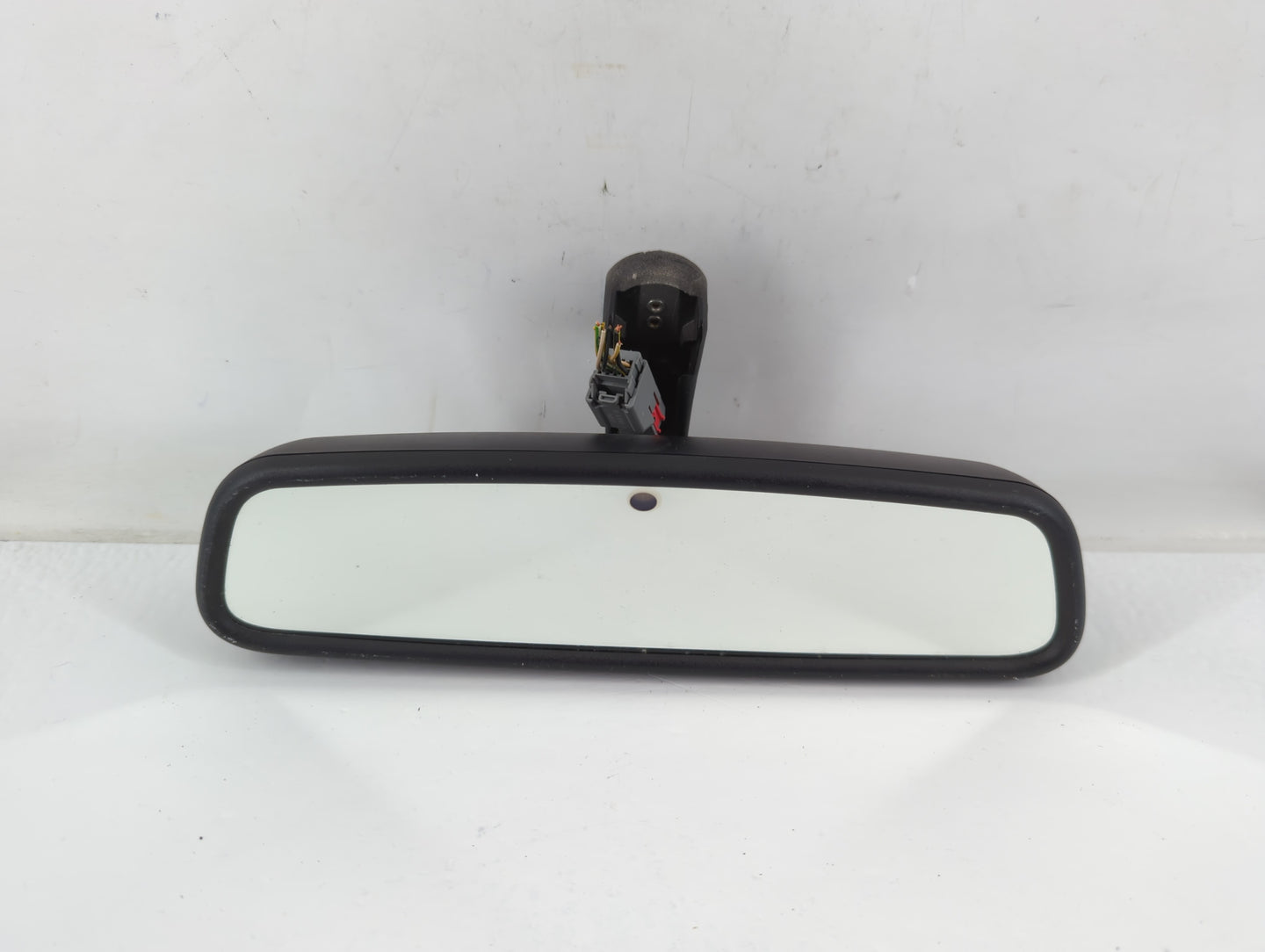 2006-2014 Land Rover Range Rover Interior Rear View Mirror Replacement OEM P/N:36609790 905-2766 Fits OEM Used Auto Parts - Oemusedautoparts1.com