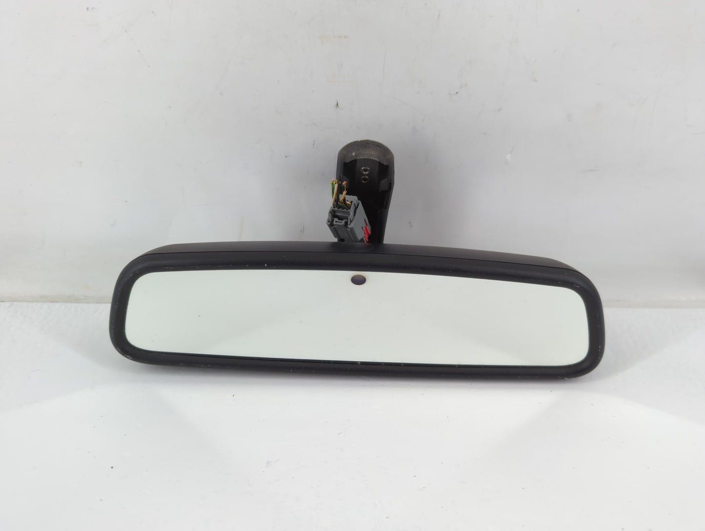 2006-2014 Land Rover Range Rover Interior Rear View Mirror Replacement OEM P/N:36609790 905-2766 Fits OEM Used Auto Parts - Oemusedautoparts1.com