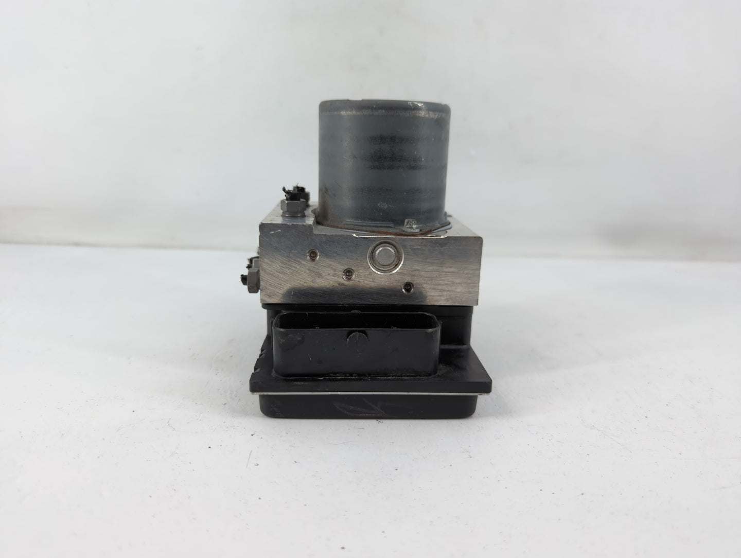 2009-2010 Audi A4 ABS Pump Control Module Replacement P/N:8K0 907 379 BT Fits Fits 2009 2010 OEM Used Auto Parts - Oemusedautoparts1.com