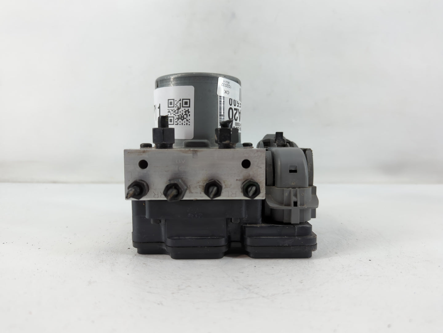 2017-2019 Hyundai Elantra ABS Pump Control Module Replacement P/N:F2589-20500 Fits Fits 2017 2018 2019 OEM Used Auto Parts - Oemusedautoparts1.com