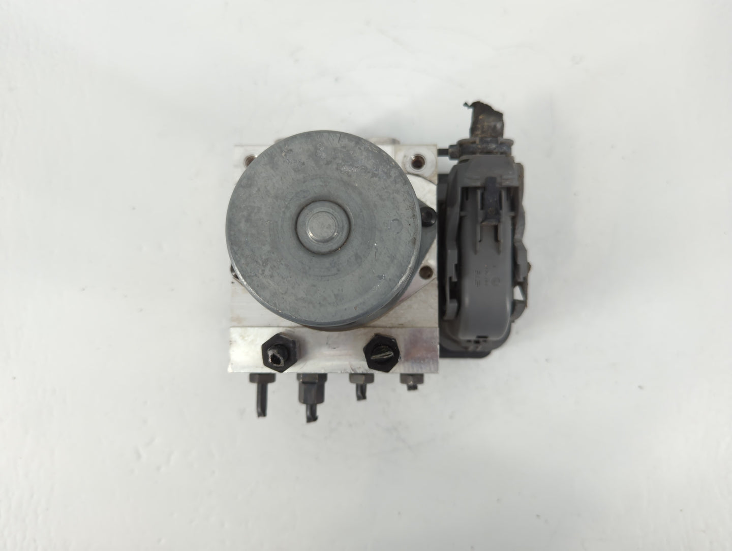 2017-2019 Hyundai Elantra ABS Pump Control Module Replacement P/N:F2589-20500 Fits Fits 2017 2018 2019 OEM Used Auto Parts - Oemusedautoparts1.com