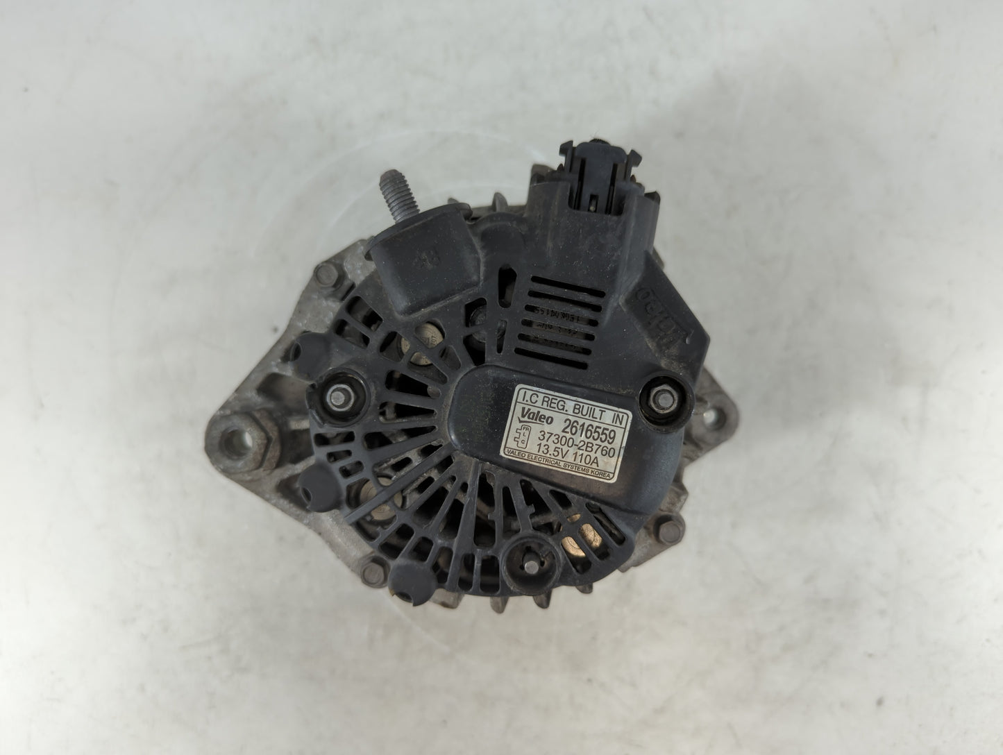 2016-2017 Kia Rio Alternator Replacement Generator Charging Assembly Engine OEM P/N:37300-2B760 2616559 Fits Fits 2016 2017 OEM Used Auto Parts - Oemusedautoparts1.com