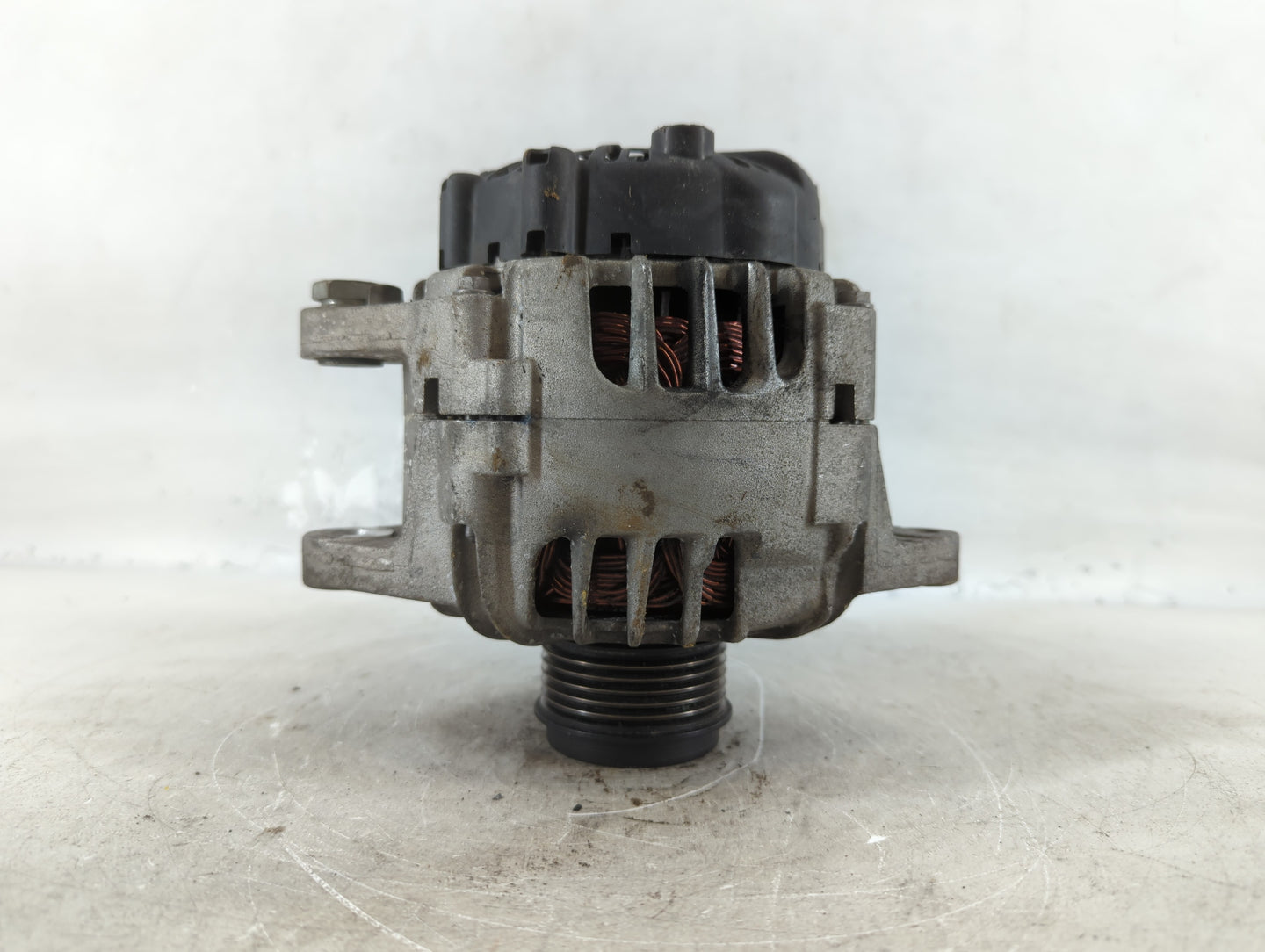 2016-2017 Kia Rio Alternator Replacement Generator Charging Assembly Engine OEM P/N:37300-2B760 2616559 Fits Fits 2016 2017 OEM Used Auto Parts - Oemusedautoparts1.com