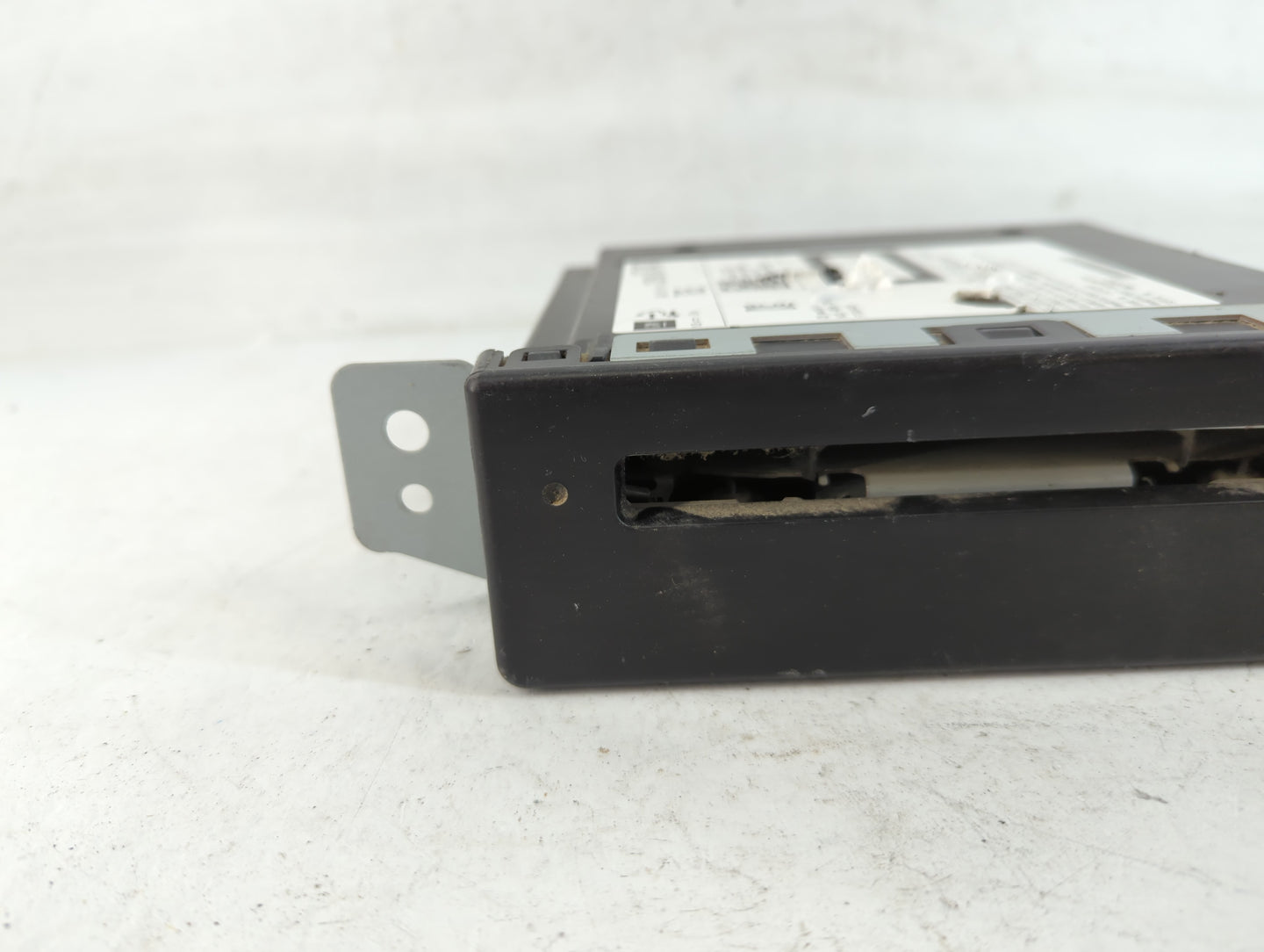 2013-2014 Cadillac Srx Radio AM FM Cd Player Receiver Replacement P/N:13590747 Fits Fits 2013 2014 OEM Used Auto Parts - Oemusedautoparts1.com