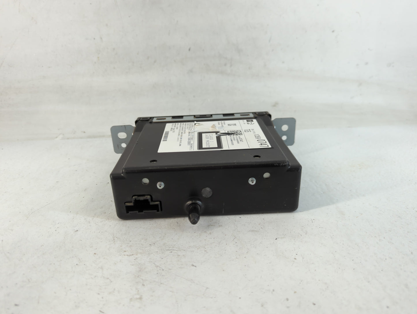 2013-2014 Cadillac Srx Radio AM FM Cd Player Receiver Replacement P/N:13590747 Fits Fits 2013 2014 OEM Used Auto Parts - Oemusedautoparts1.com