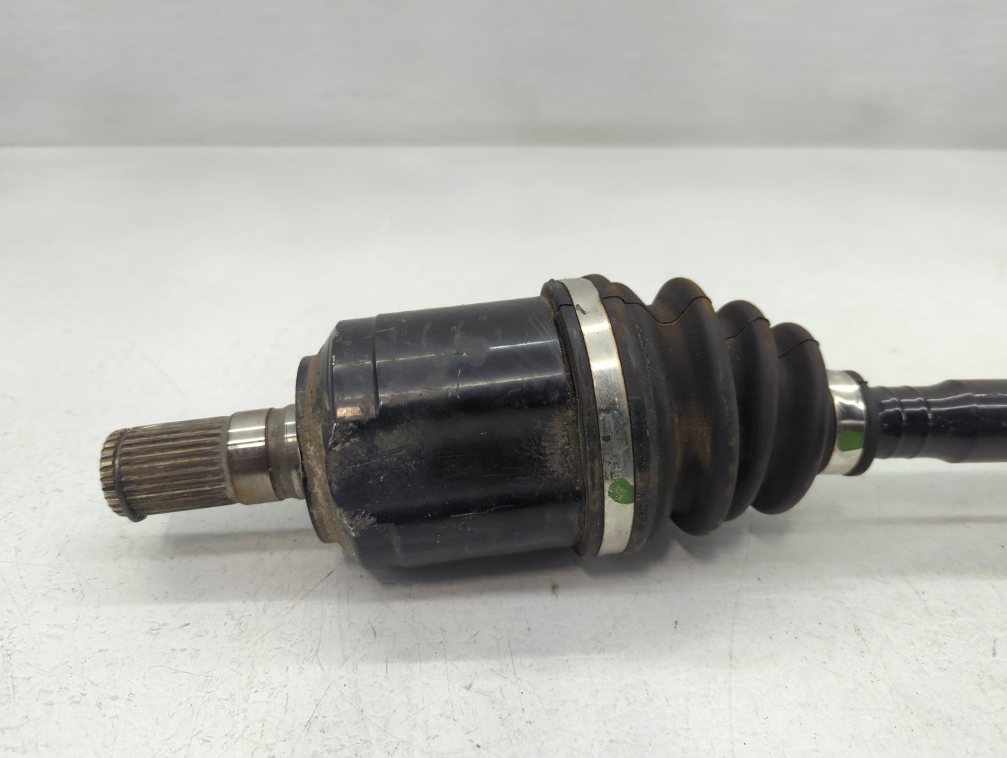 2016-2018 Kia Sorento Axle Shaft Front Driver Cv C/v - Oemusedautoparts1.com