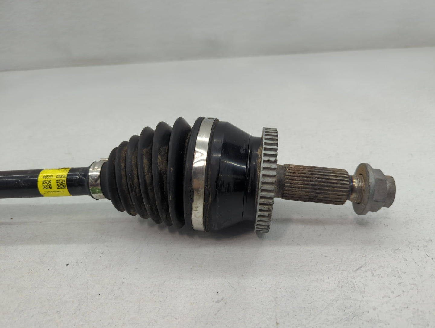 2016-2018 Kia Sorento Axle Shaft Front Driver Cv C/v - Oemusedautoparts1.com