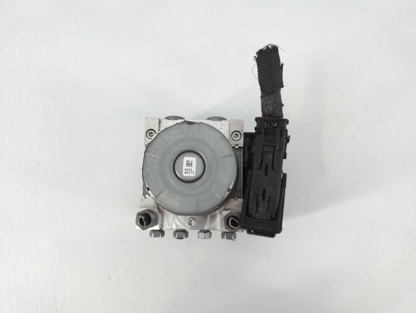 2015-2018 Ford Edge ABS Pump Control Module Replacement P/N:F2GC-2C405-AK Fits Fits 2015 2016 2017 2018 OEM Used Auto Parts - Oemusedautoparts1.com