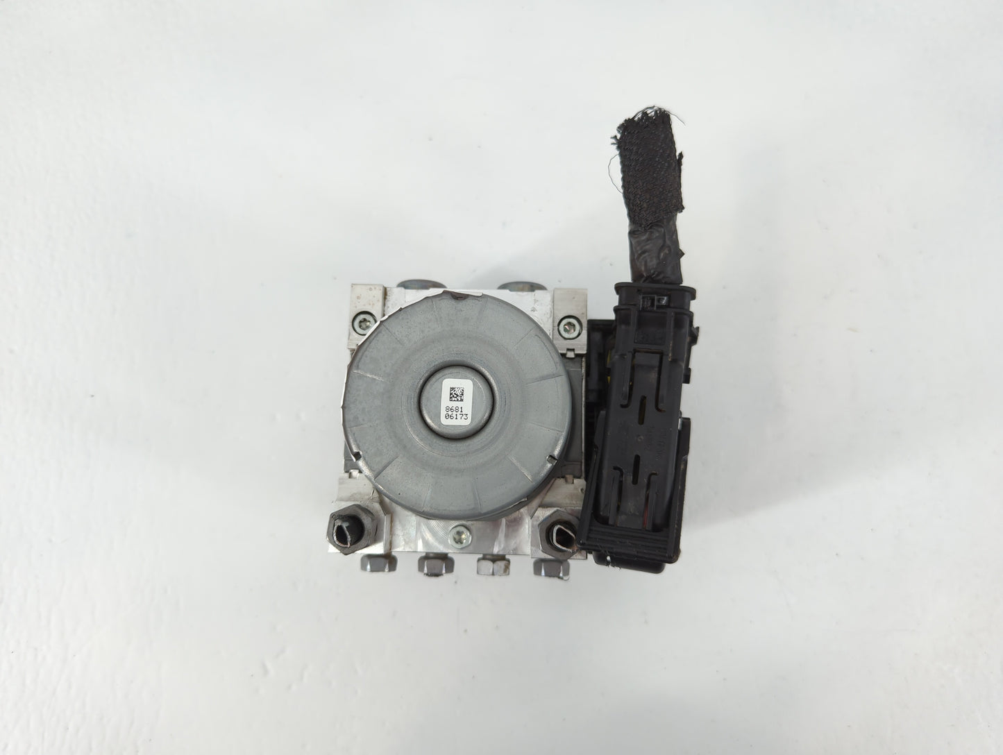 2015-2018 Ford Edge ABS Pump Control Module Replacement P/N:F2GC-2C405-AK Fits Fits 2015 2016 2017 2018 OEM Used Auto Parts - Oemusedautoparts1.com