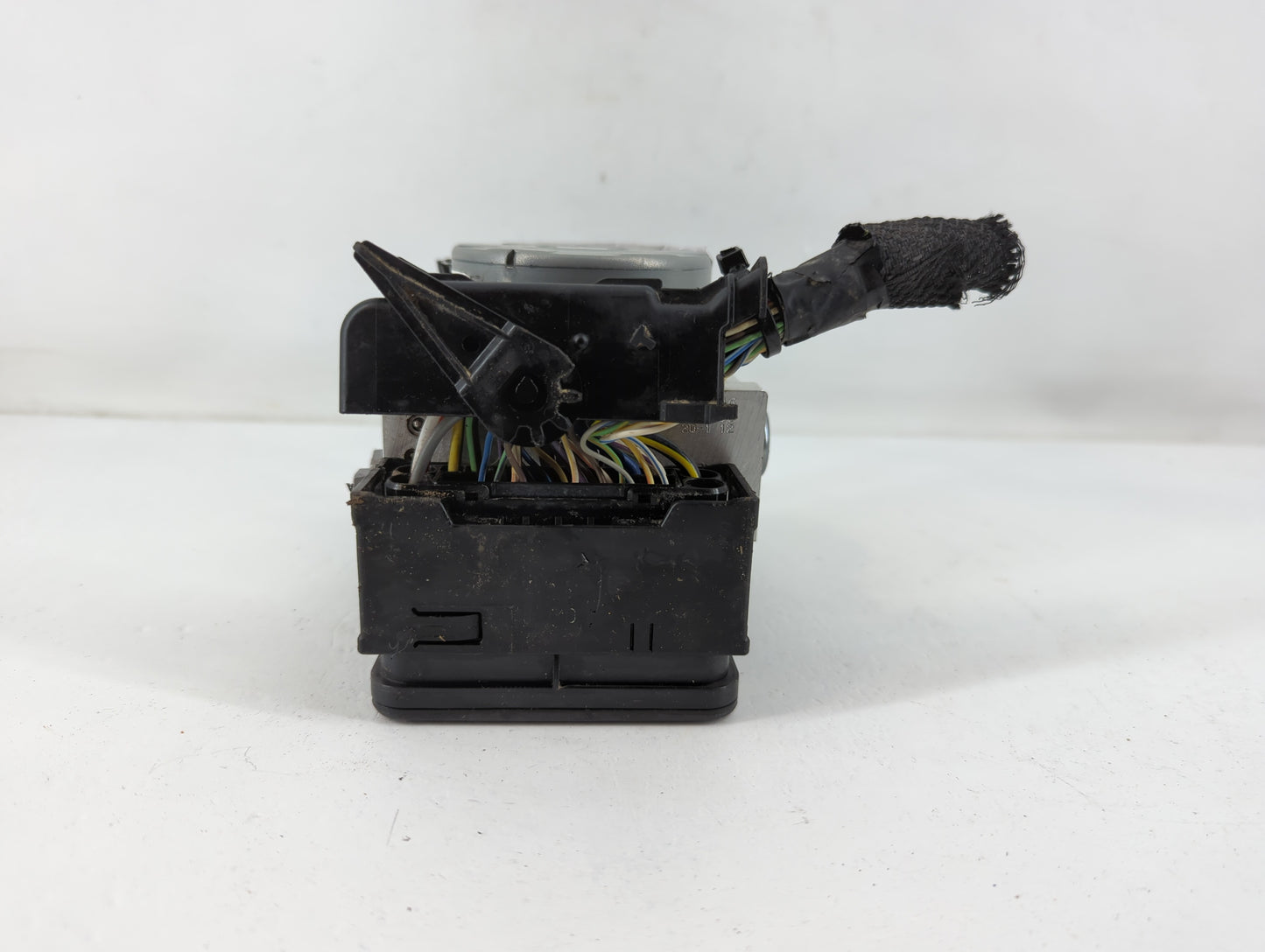2015-2018 Ford Edge ABS Pump Control Module Replacement P/N:F2GC-2C405-AK Fits Fits 2015 2016 2017 2018 OEM Used Auto Parts - Oemusedautoparts1.com
