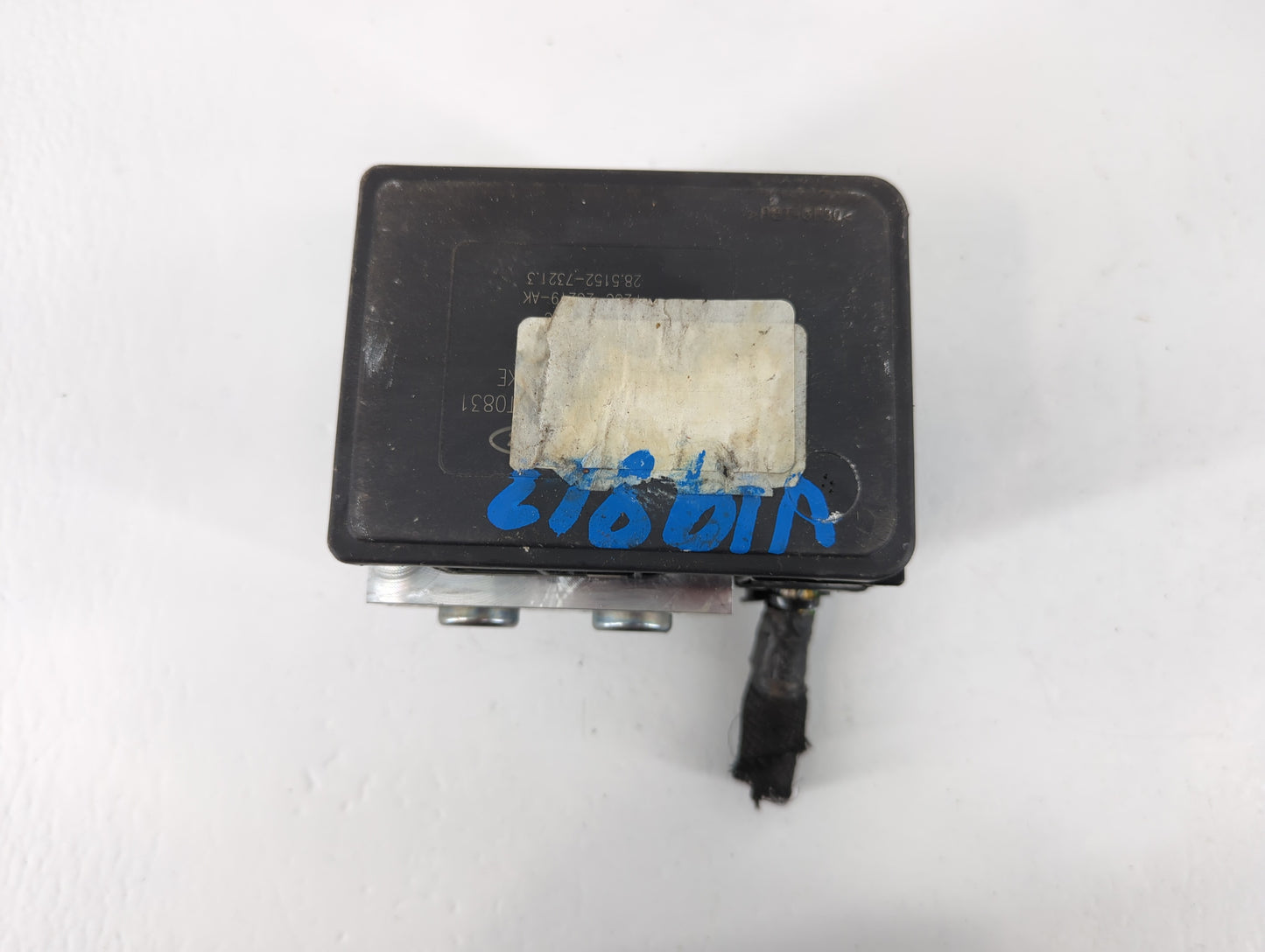 2015-2018 Ford Edge ABS Pump Control Module Replacement P/N:F2GC-2C405-AK Fits Fits 2015 2016 2017 2018 OEM Used Auto Parts - Oemusedautoparts1.com