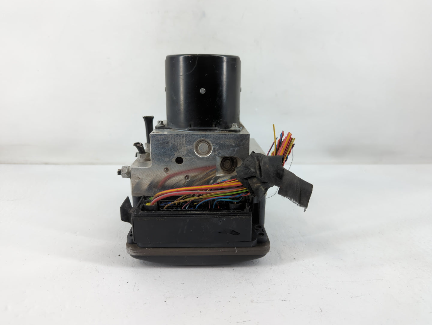 2008-2010 Bmw 535i ABS Pump Control Module Replacement P/N:070524/1/1801 Fits Fits 2008 2009 2010 OEM Used Auto Parts - Oemusedautoparts1.com