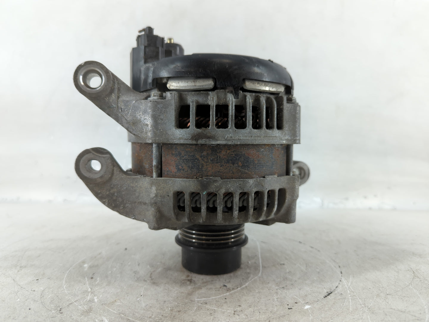 2013-2020 Lincoln Mkz Alternator Replacement Generator Charging Assembly Engine OEM P/N:G2GT-10300-AA Fits OEM Used Auto Parts - Oemusedautoparts1.com