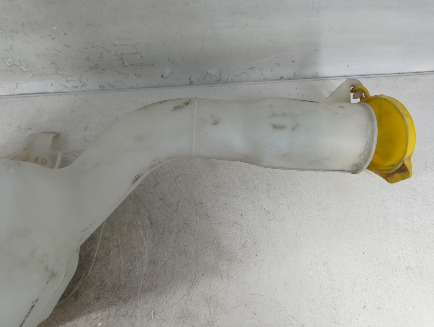 2006-2010 Chrysler 300 Windshield Washer Fluid Reservoir Bottle Oem - Oemusedautoparts1.com